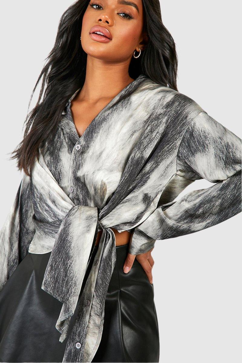 Атласна сорочка з абстрактним краваткою