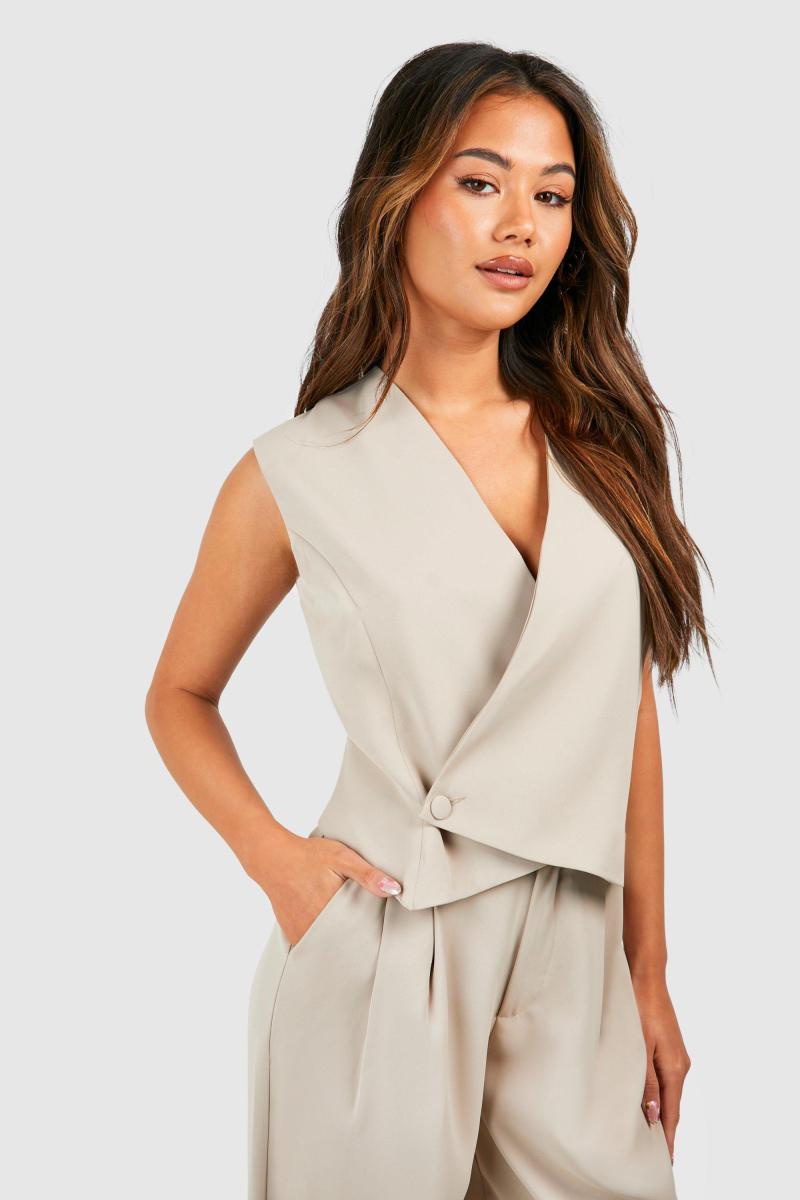 Асиметричний жилет на ґудзиках