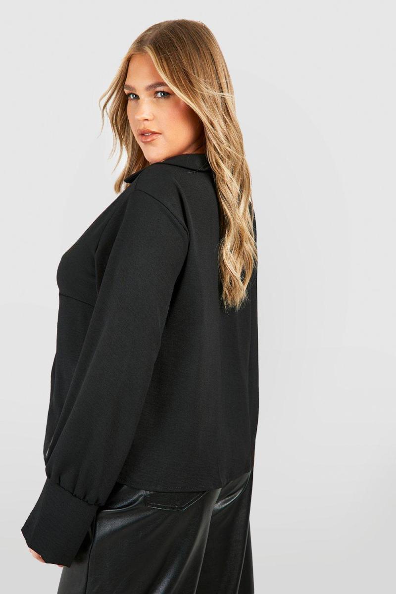 Блузка з закрученим переднім коміром і плюс