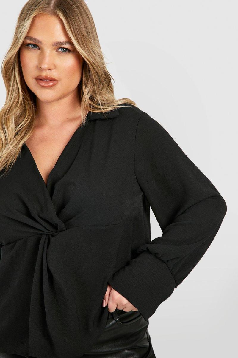 Блузка з закрученим переднім коміром і плюс