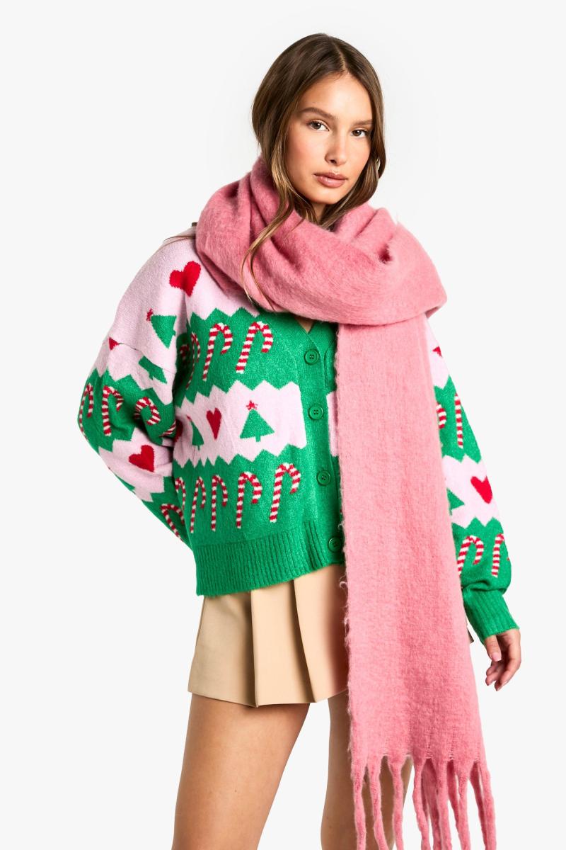 В'язаний кардиган із різдвяним сердечком