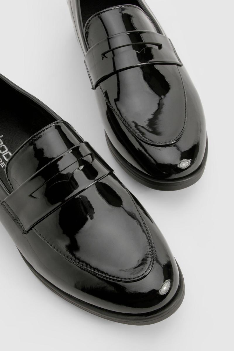 Широкі лакові лофери