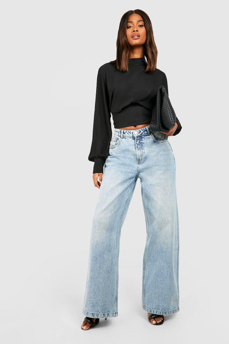 Ткана блузка з V-подібною талією з об’ємними рукавами