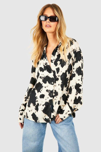 Атласна сорочка з абстрактним принтом