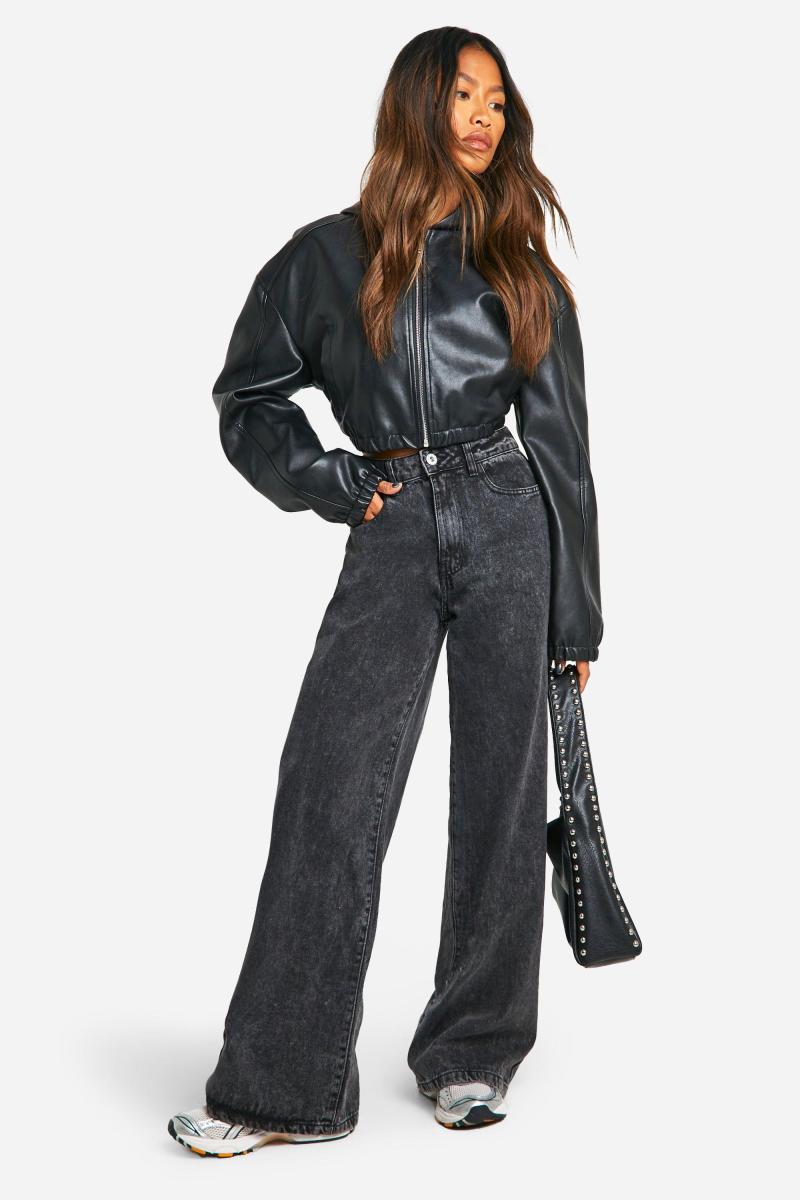 Бомбер з капюшоном зі штучної шкіри