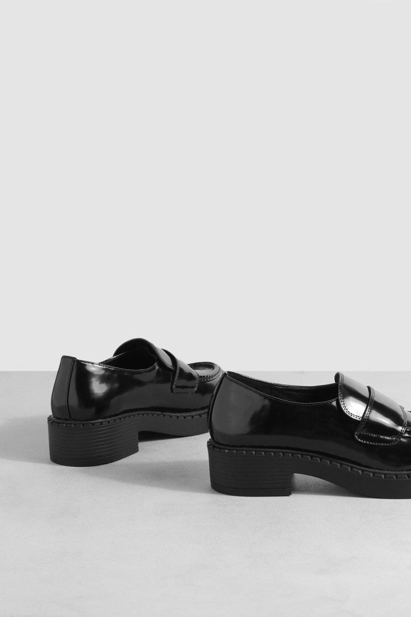 Широкі лофери з лакованим швом