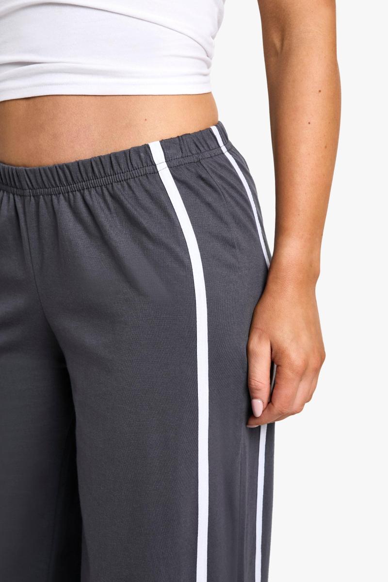 широкі брюки з бічними смугами