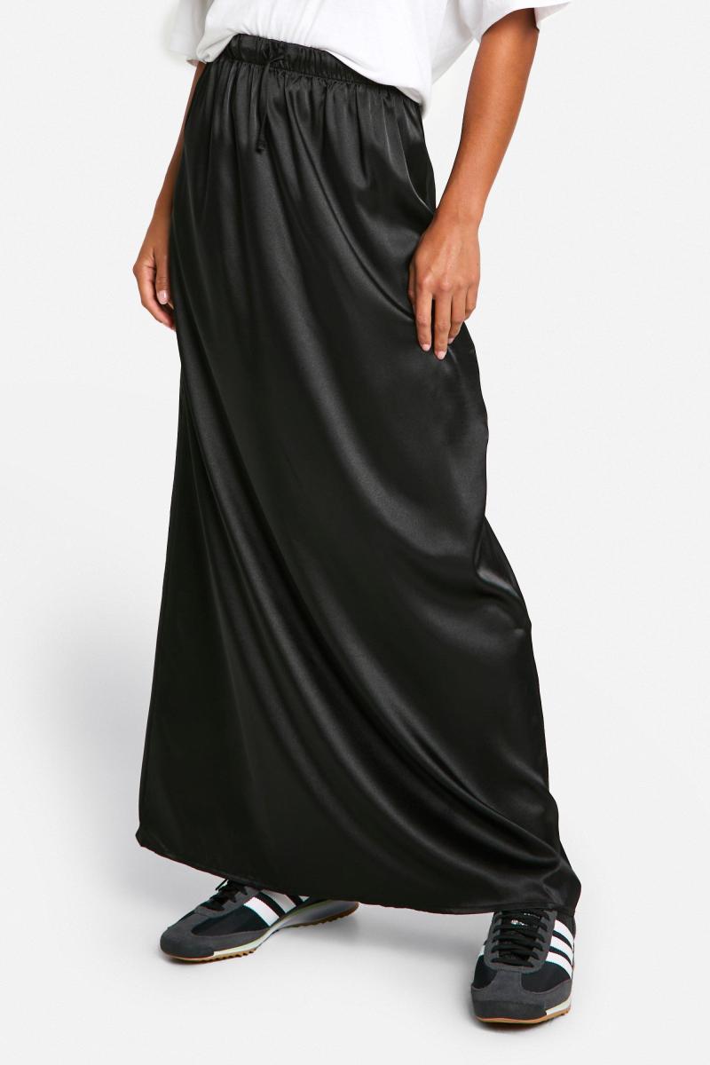 Маленька атласна максі-спідниця на талії