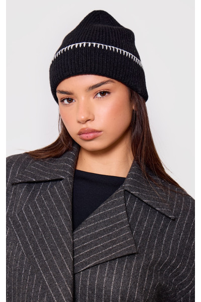 Чорна шапочка-біні з ребрами