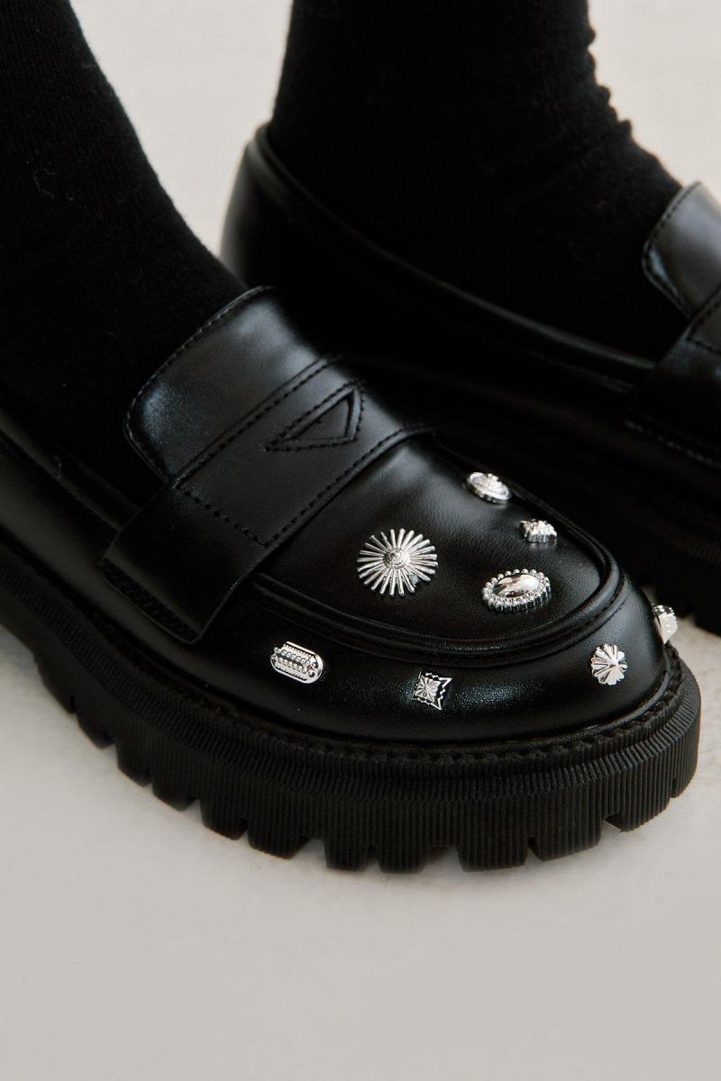 Масивний лофер із прикрашеним шпилькою