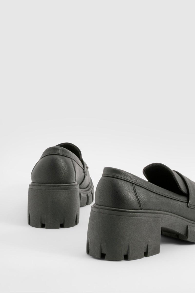 Лофери з масивною підошвою з китицями