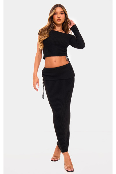 Чорна трикотажна довга спідниця з рюшами в рубчик
