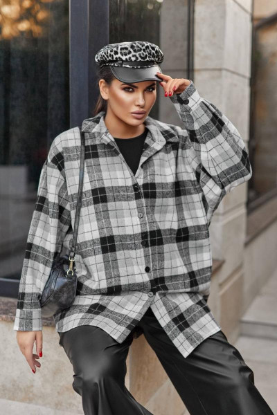 Жіноча трендова сорочка у клітку 