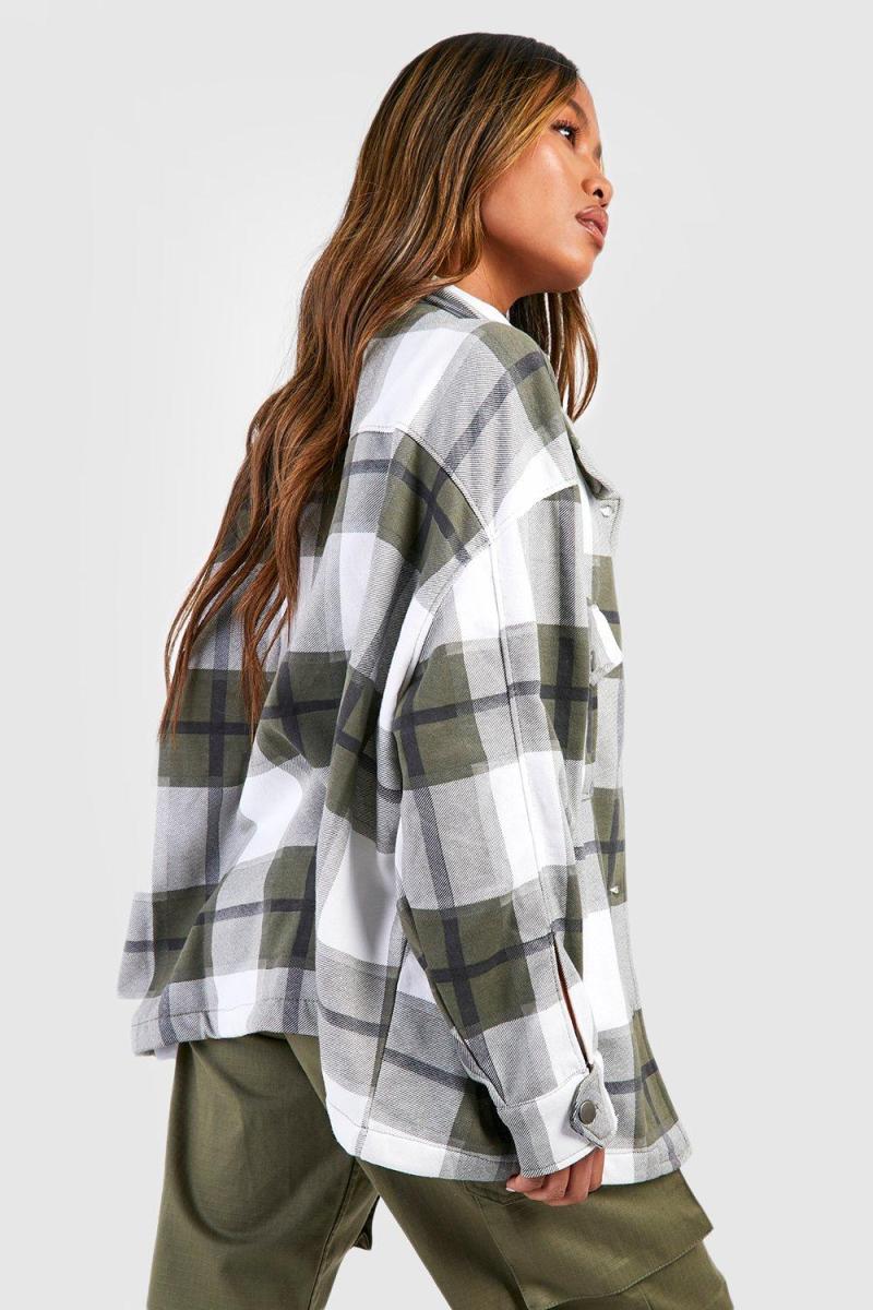 Куртка далекобійника в клітинку в тон