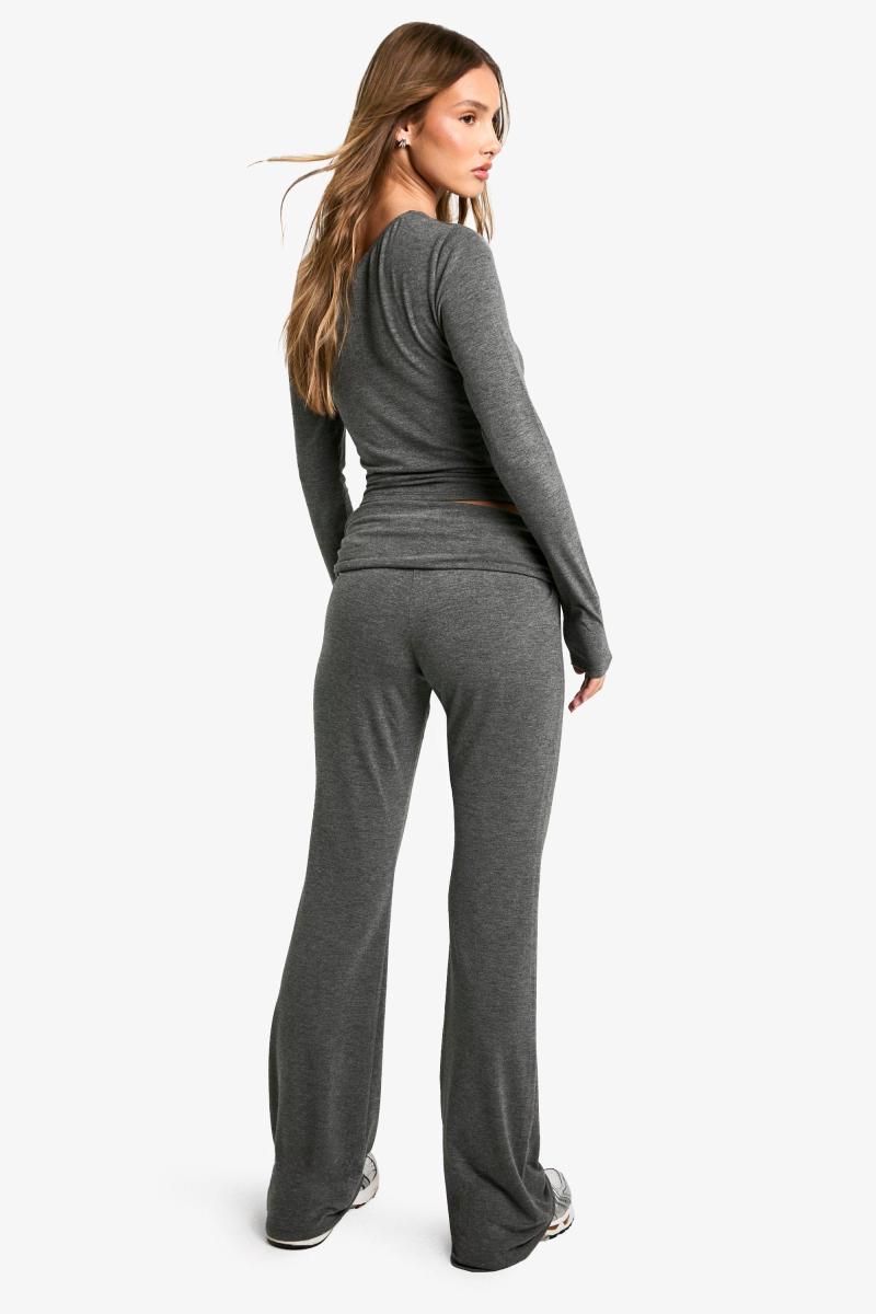 Базові брюки-кльош зі складкою в складку