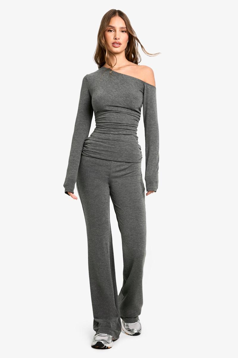 Базові брюки-кльош зі складкою в складку