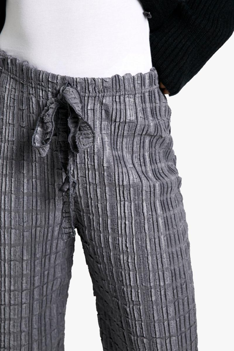 Штани зі складками на шнурках