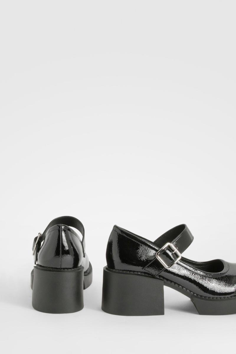 Мері Джейн на масивному підборі