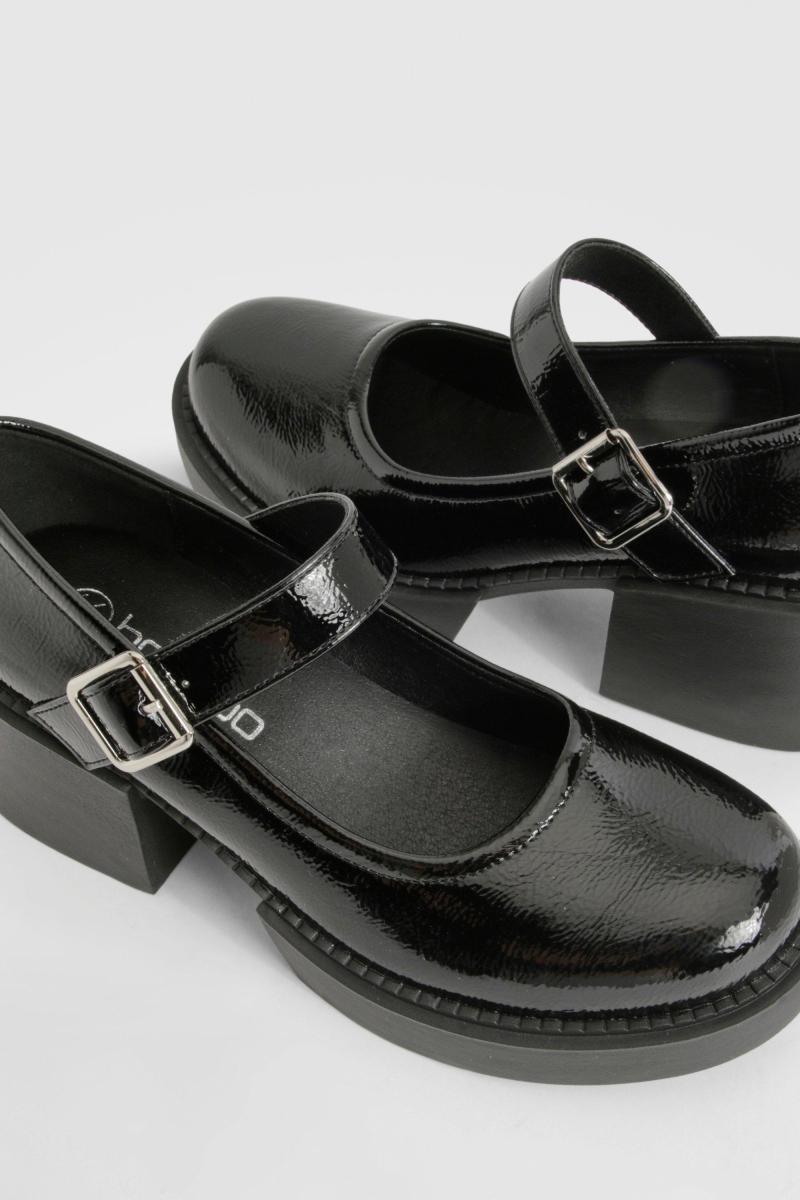 Мері Джейн на масивному підборі