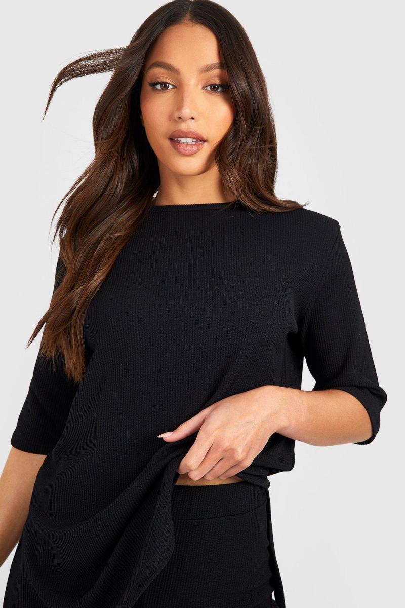 Чорний високий гофрований топ із розрізами збоку