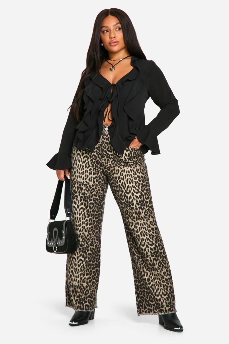 Чорна блуза з оборками з подвійними воланами