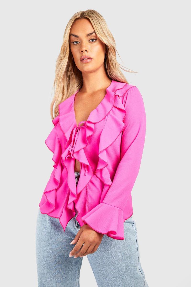 Чорна блуза з оборками з подвійними воланами