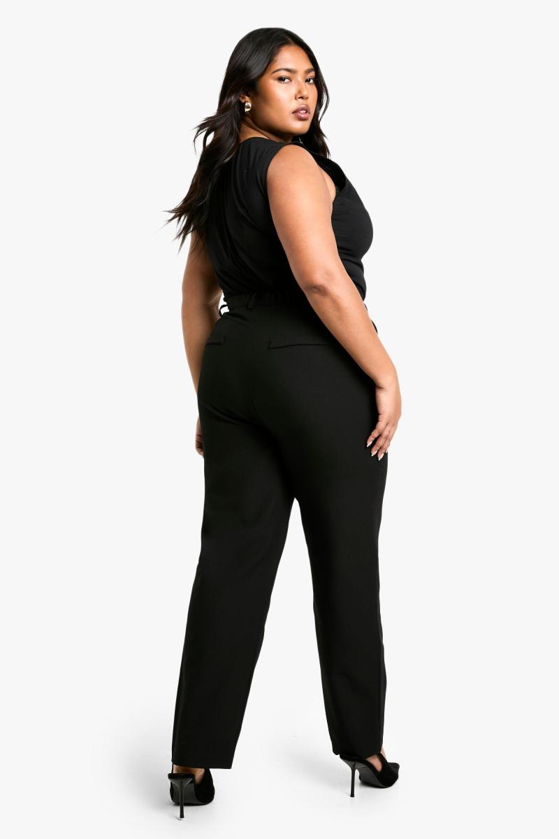 Плюс стрункі ноги з позначеним брюком