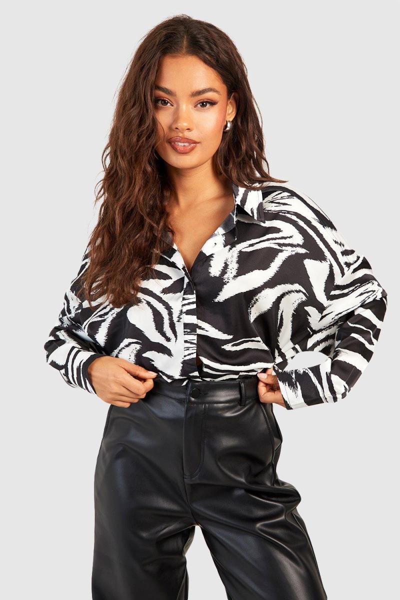 Атласна сорочка з абстрактними плечима з тваринами