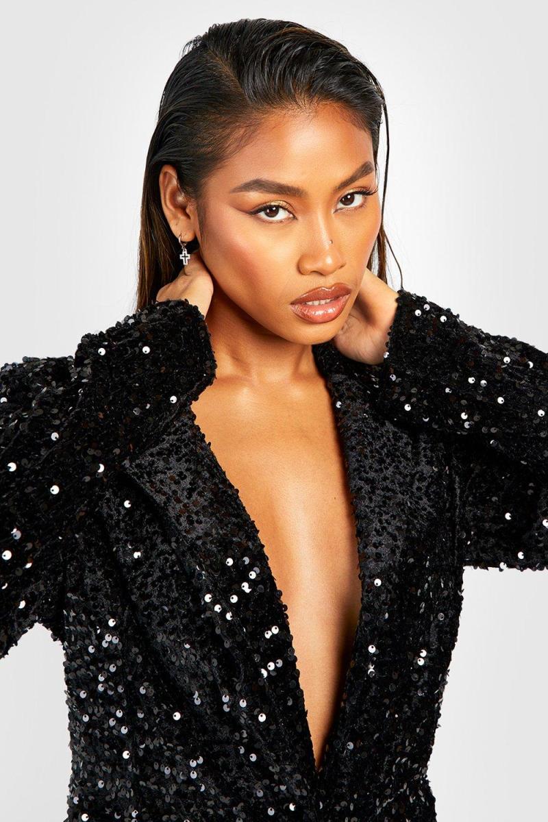 Оксамитовий піджак із паєтками