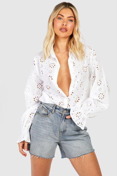 Чорна велика сорочка-бродері з оборками і манжетами