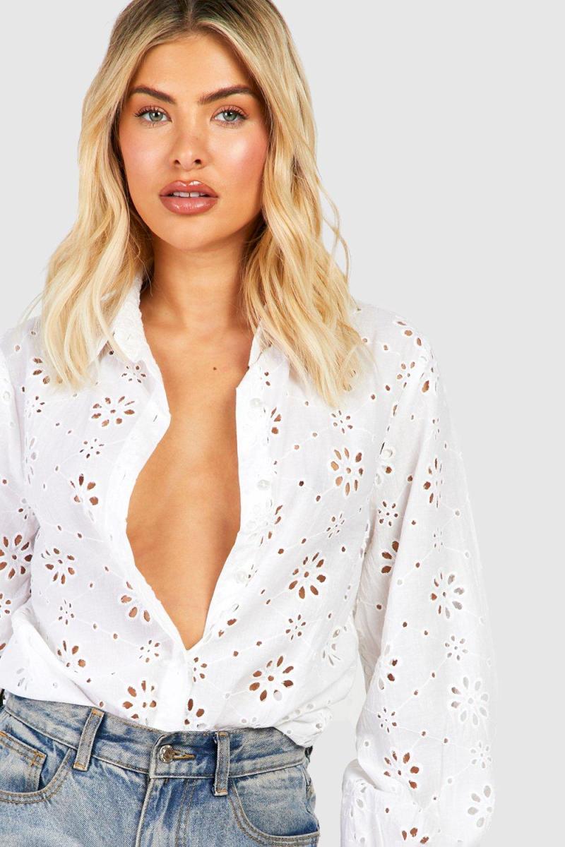 Чорна велика сорочка-бродері з оборками і манжетами