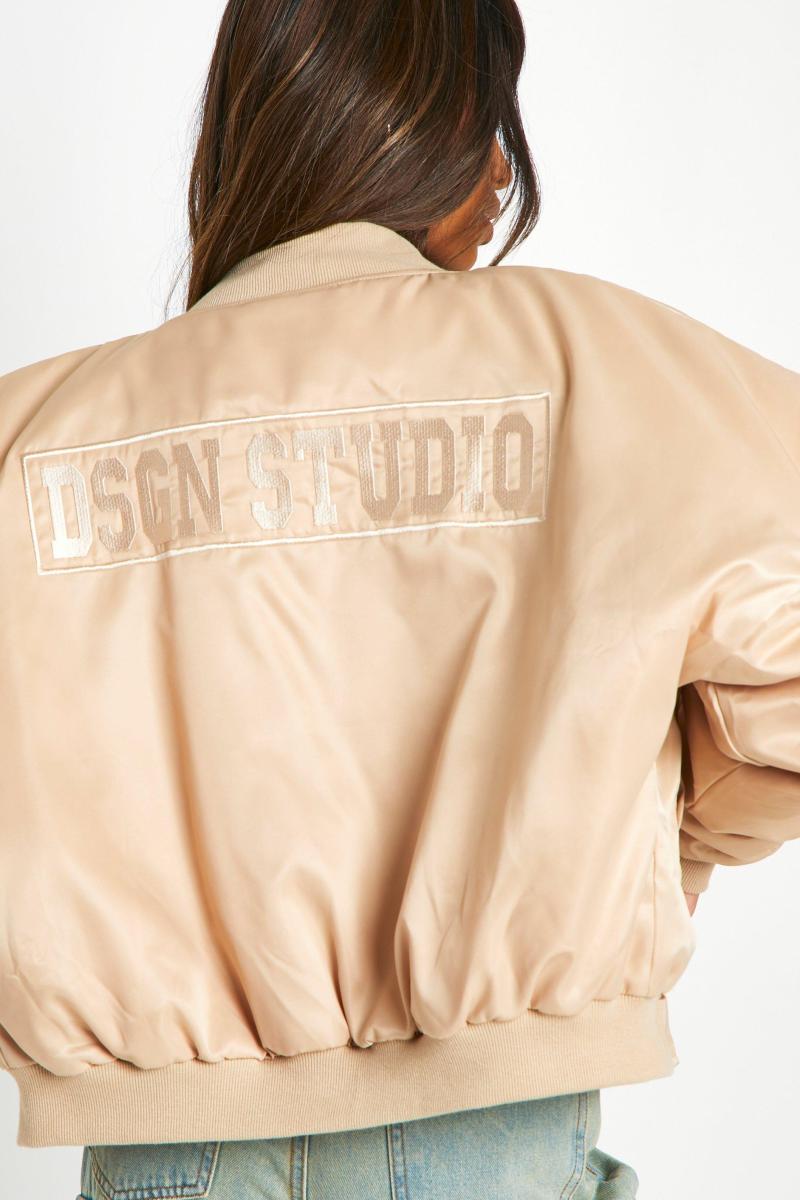 Атласний бомбер DSGN із рюшами та рукавами