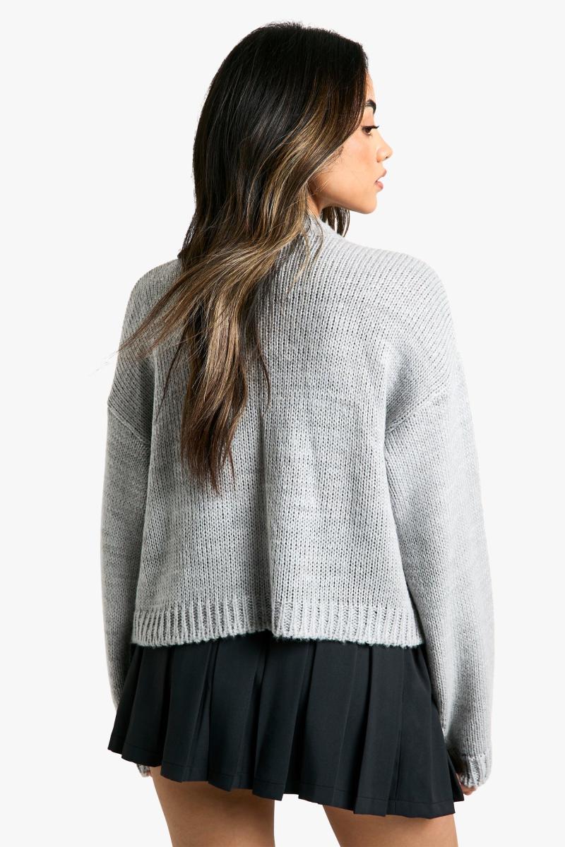 М'який в'язаний кардиган на ґудзиках