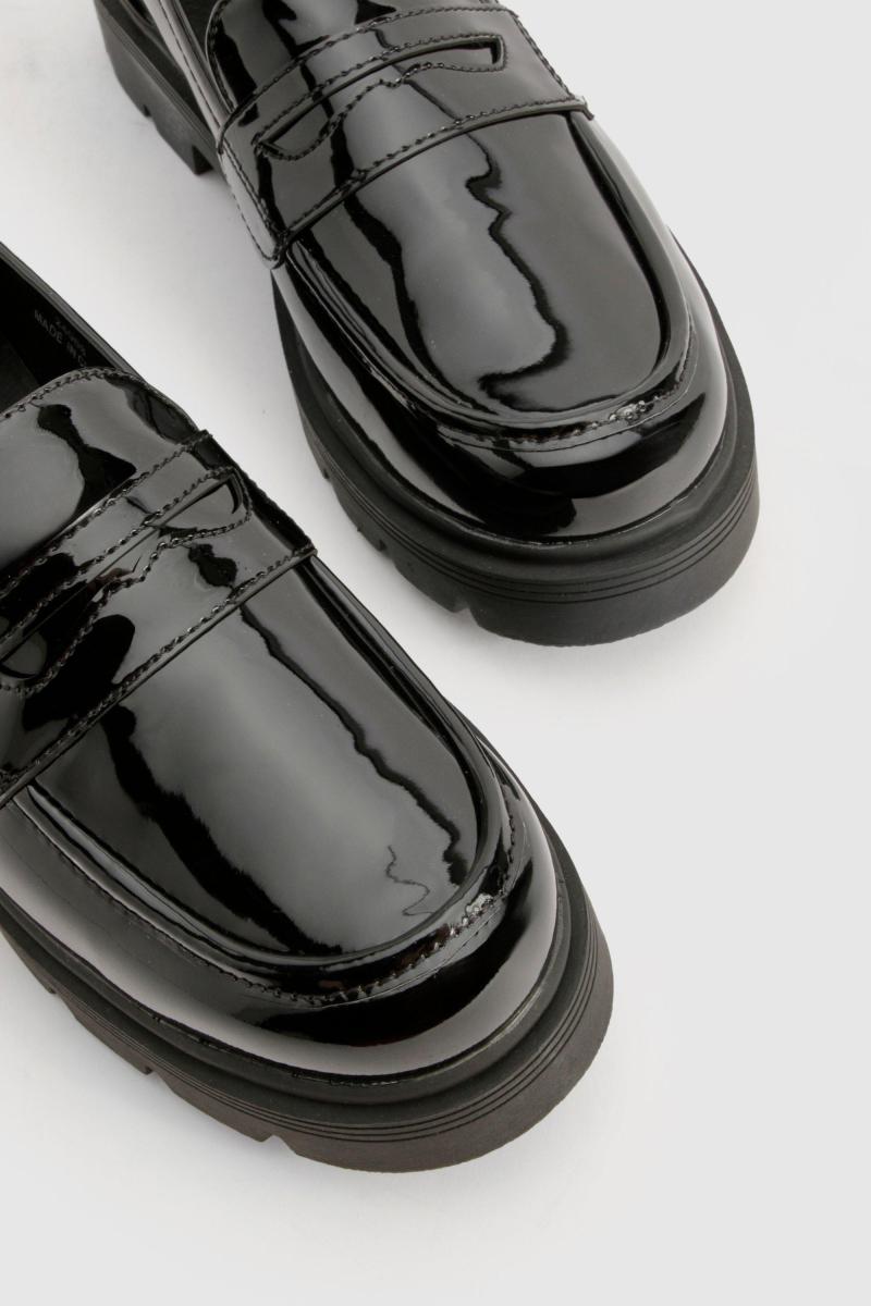 Лаковані масивні лофери