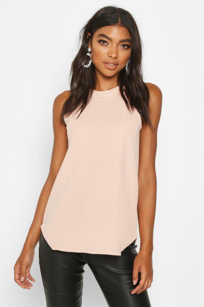 Голий високий топ на бретелях з високим вирізом