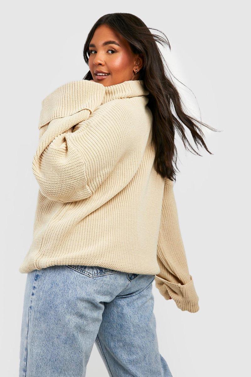 Плюс трикотажний джемпер з глибокими манжетами