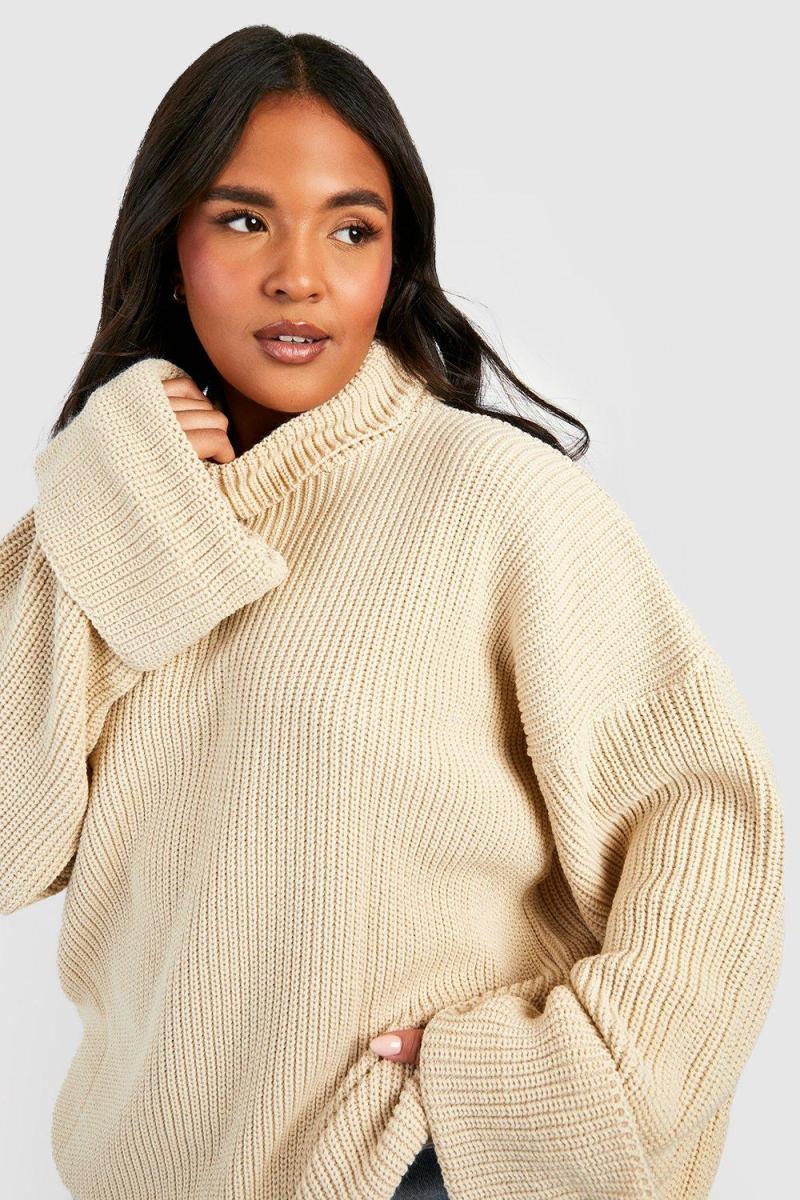 Плюс трикотажний джемпер з глибокими манжетами