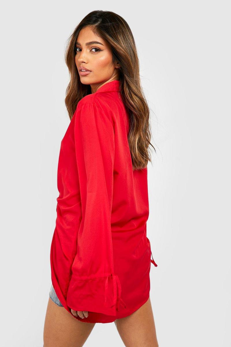 Ткана сорочка з глибоким зав'язуванням спереду