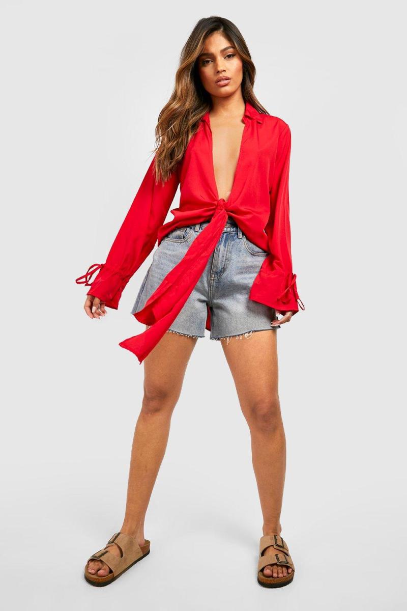 Ткана сорочка з глибоким зав'язуванням спереду