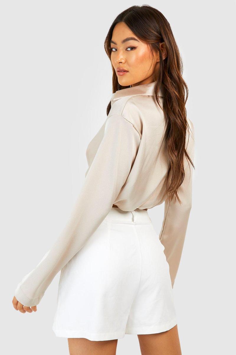 Кремова сорочка з атласною драпіровкою