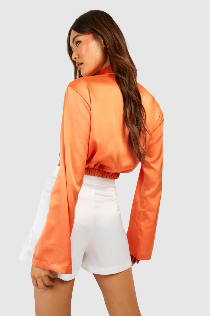 Кремова сорочка з атласною драпіровкою