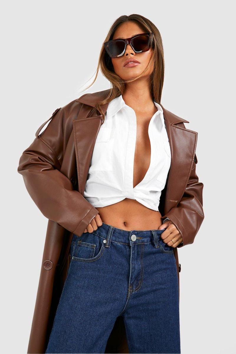 Біла коротка закручена спереду сорочка