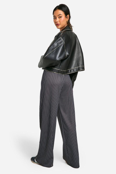 Широкі брюки в тонку смужку зі зібраною талією