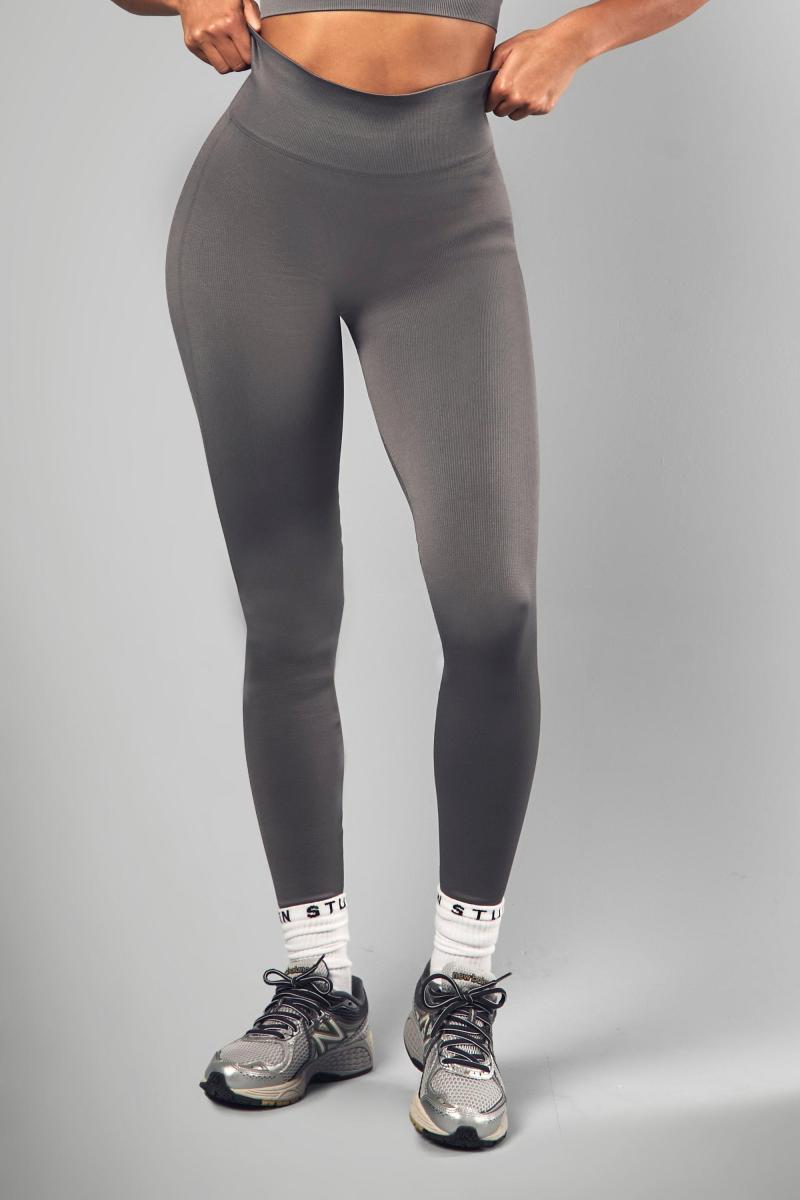 Безшовні легінси в рубчик