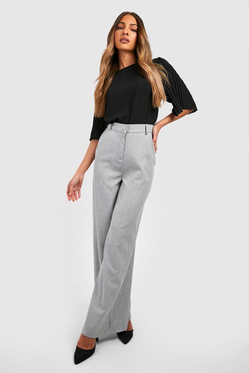 Плетена блуза кольору слонової кістки зі складками