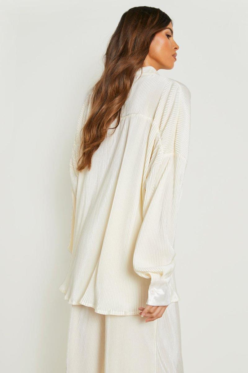 Кремова оверсайз-сорочка преміум-класу з плісою