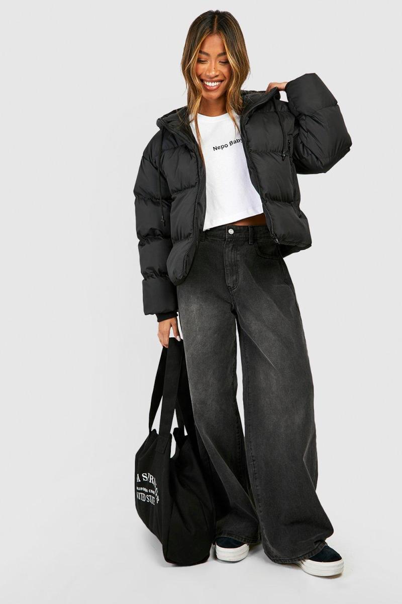 Пухова куртка з капюшоном