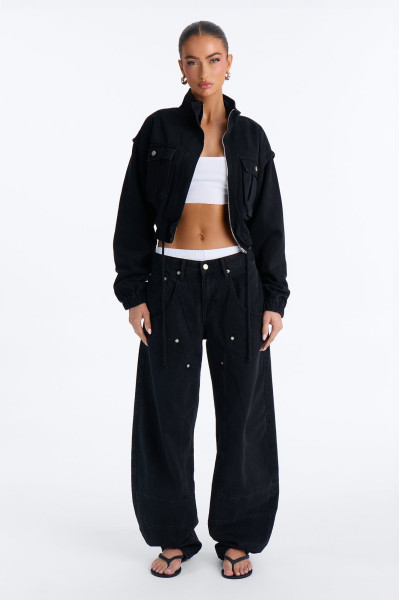 Укорочена джинсова куртка-бомбер 