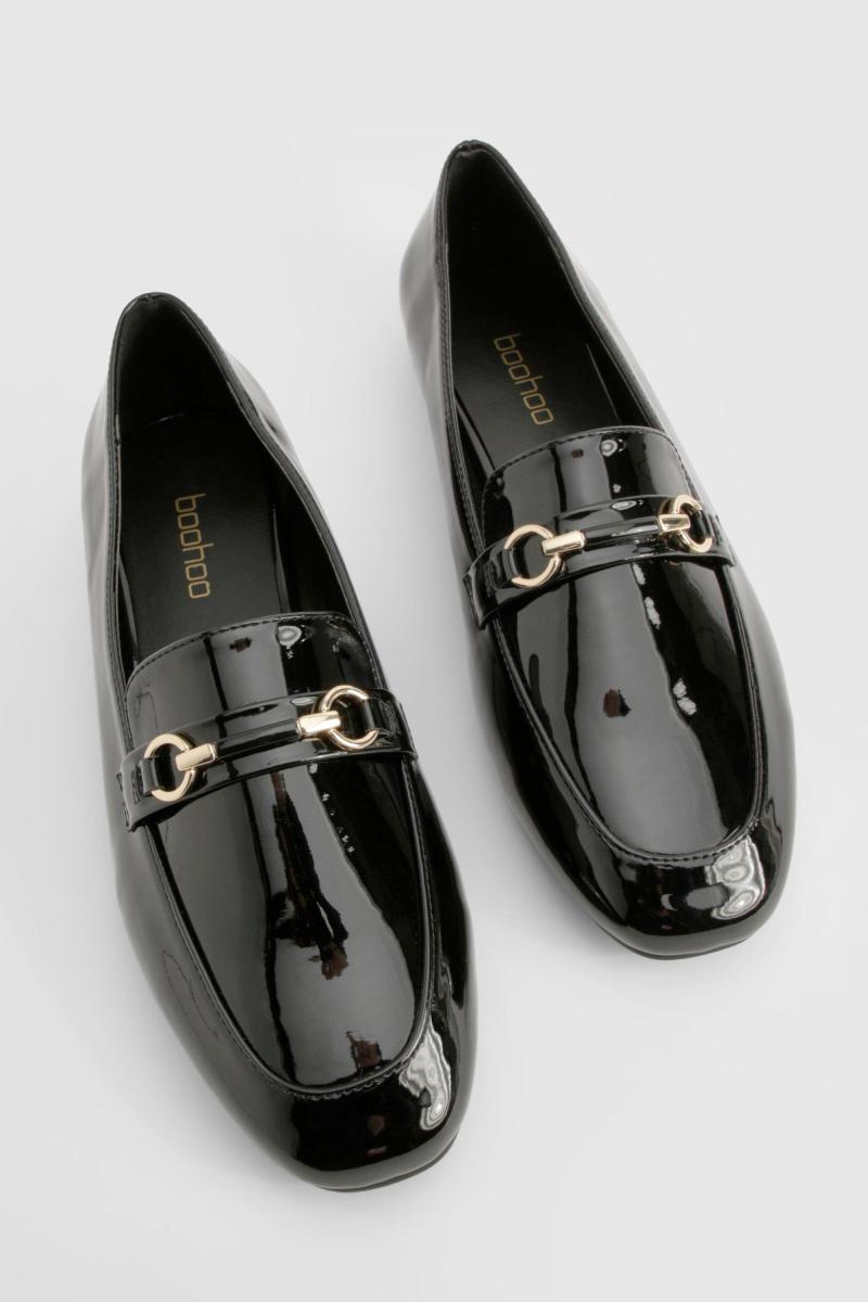 Лаковані лофери з круглим носком і однією планкою