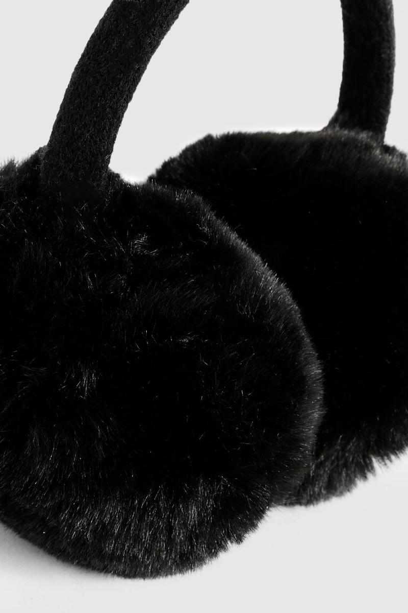 Пухнаста навушниця